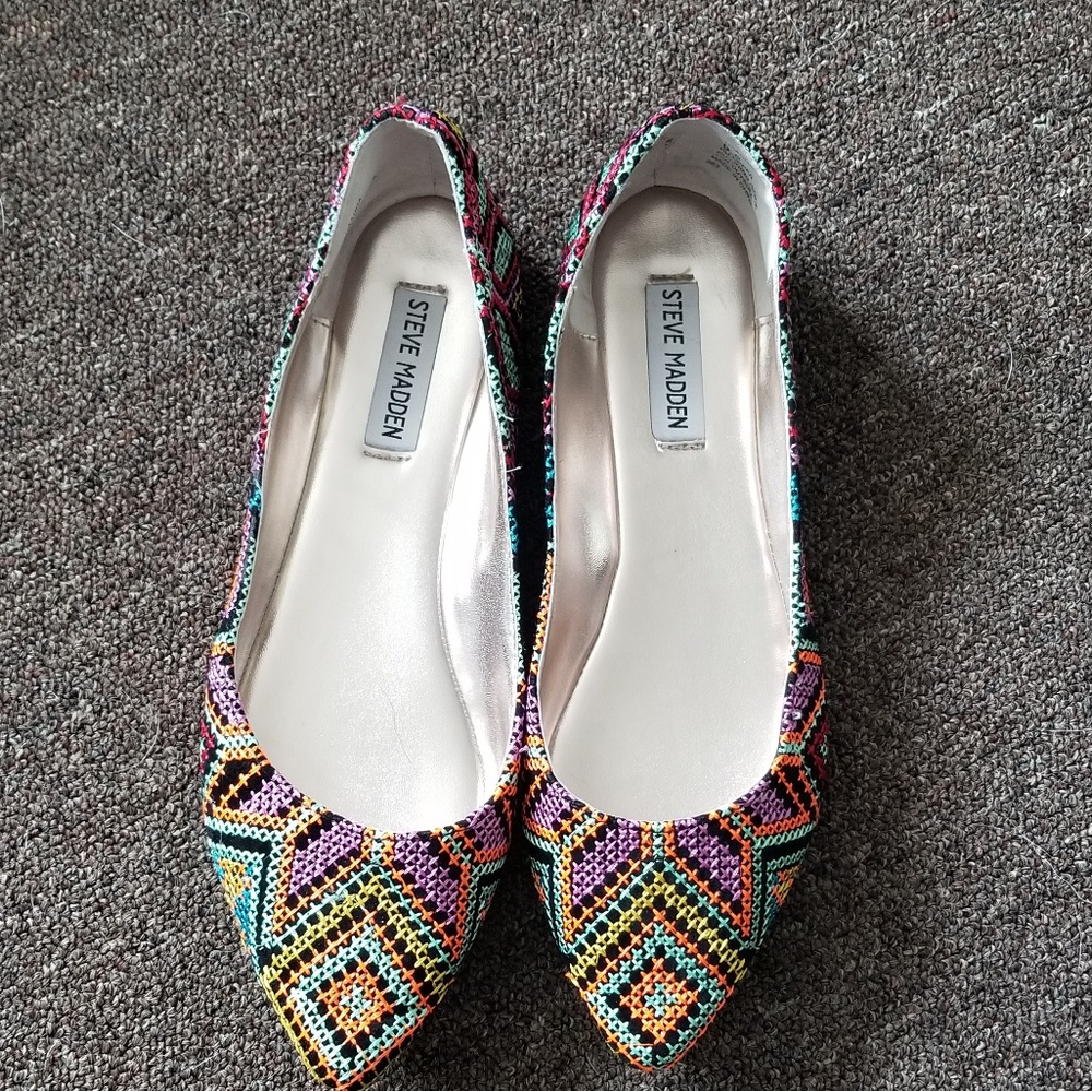 Steve Madden Haanna Embroidered Flats